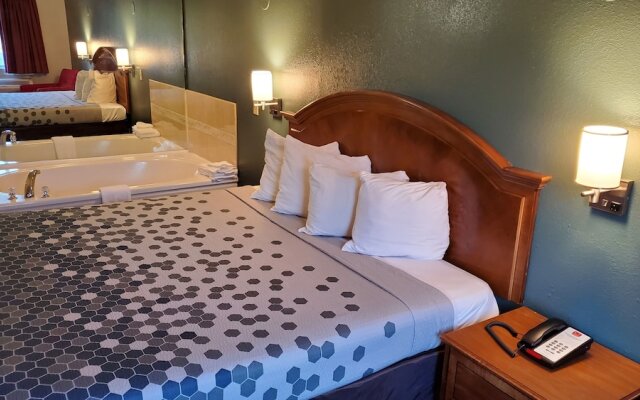 Stonewood Inn & Suites Carrollton - Smithfield