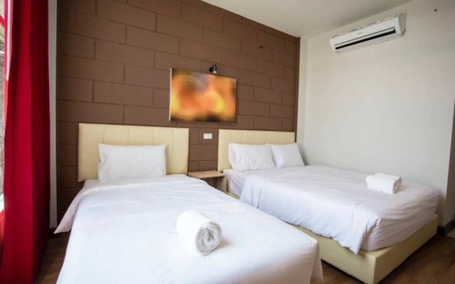 The Zell Budget Hotel Buriam