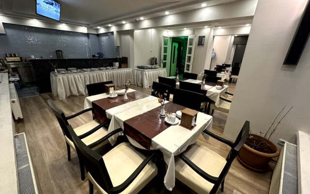 Headman Hotel