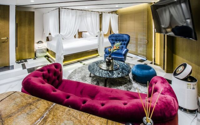 Hotel the Castle Sincheon