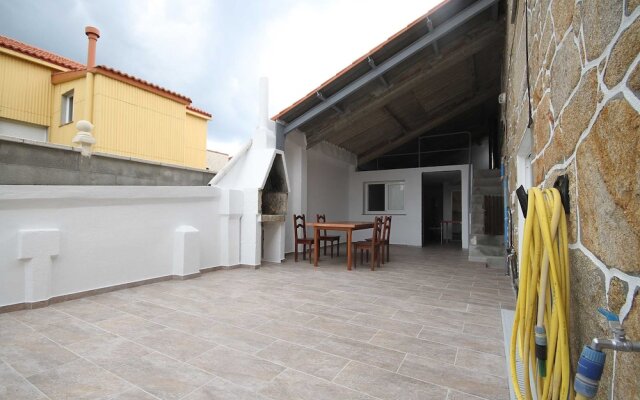 House - 5 Bedrooms with Sea views - 107775