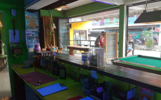 Baan Tai Backpackers