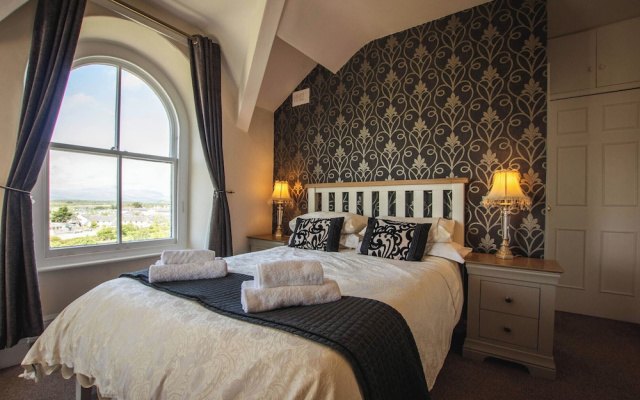 Noddfa Country House