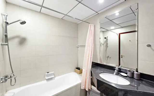 Icon 1 - 1702 2BR in Dubai