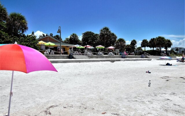 Key West Style Beachtown Estate by TechTravel