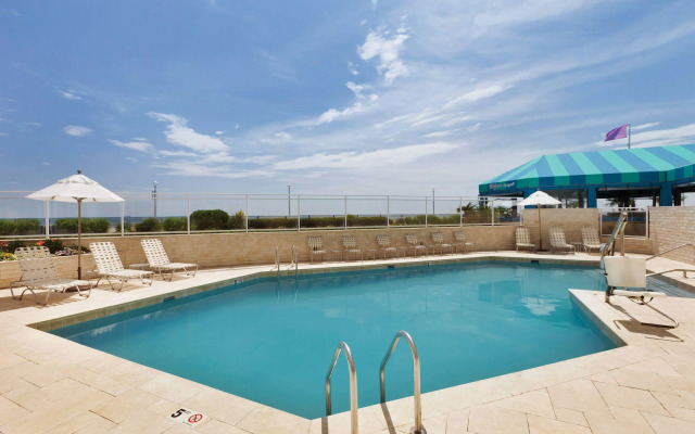 Surfbreak Virginia Beach Oceanfront, an Ascend Collection Hotel