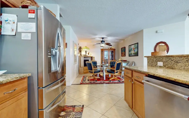 Malibu Condos 804