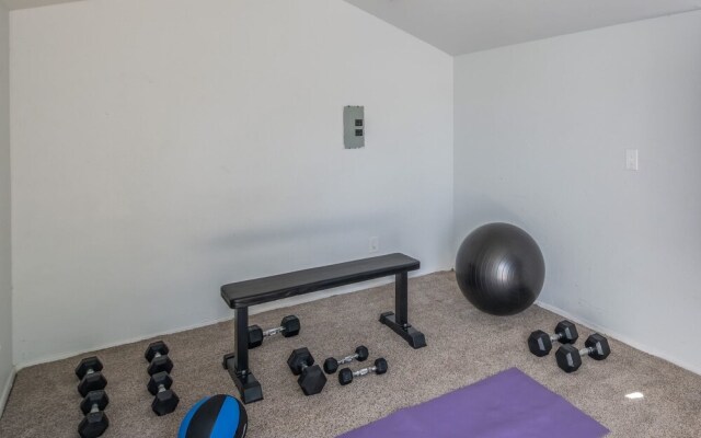 Exquisite 4BR Home near Old Town by WanderJaunt