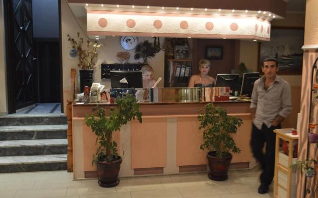 Artemis Hotel