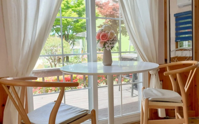 Yangyang Pinot Tree Pension