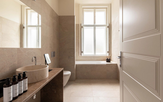 Zola Hotel - Palais de Bohème