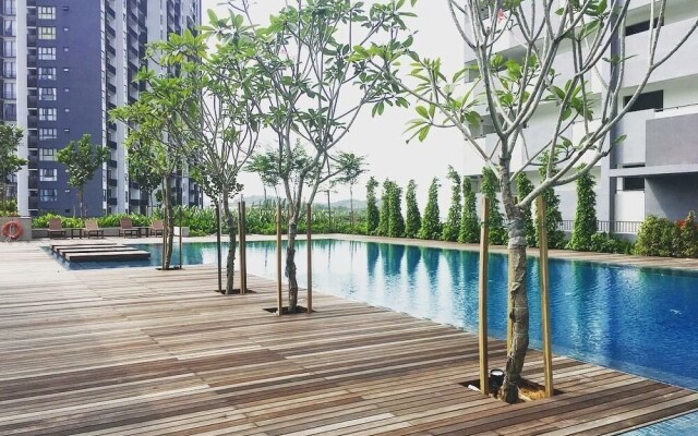 Luxury Pool View Suite @ JB