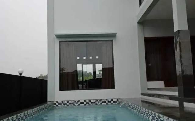 Villa Fahim 2 Puncak 4 Bedroom