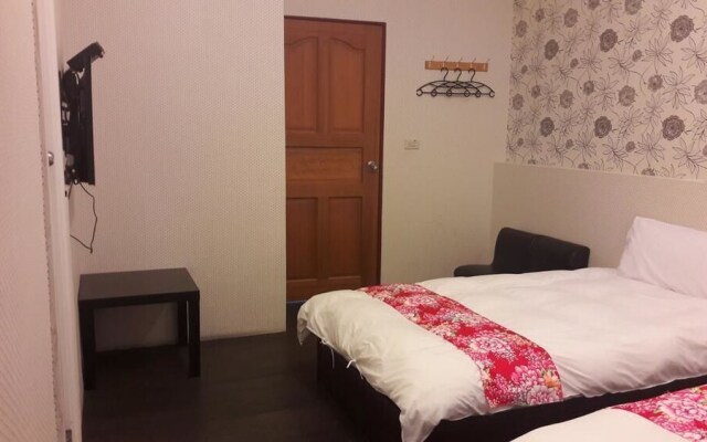 Luodong Night Market Yis B&B