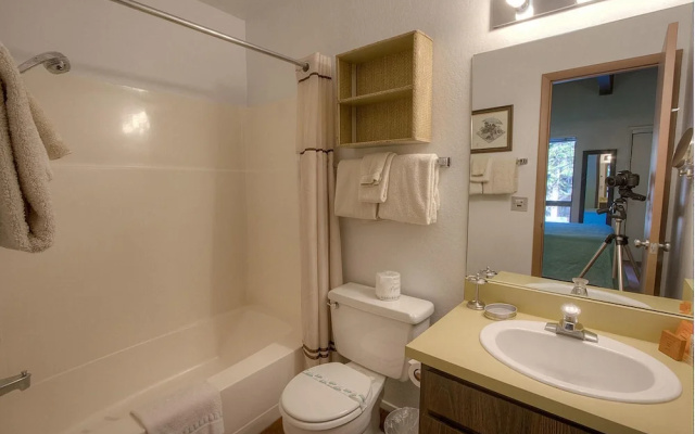 Sparrows Nest by Lake Tahoe Accommodations