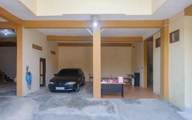 RedDoorz near Alun Alun Klaten