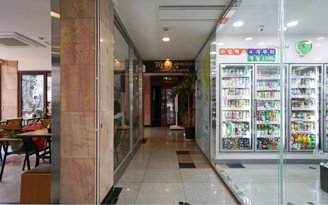 Insadong Crown Hotel
