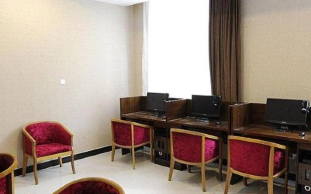 Shengjing Yijia Hotel