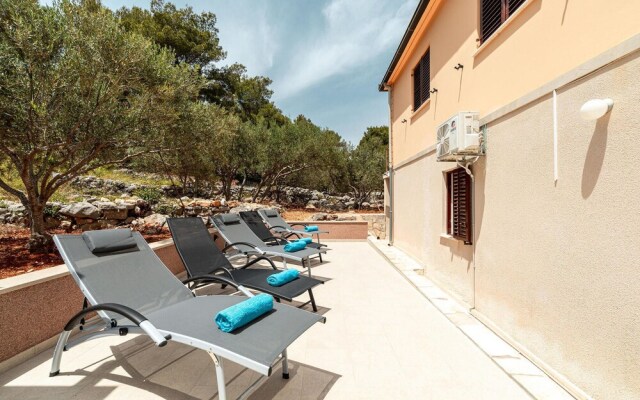 Beautiful Home in Prizba With Wifi and 3 Bedrooms