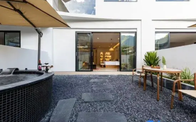 Reclusive·Snow Mountain Star-Viewing Private Hot Spring Boutique Hotel