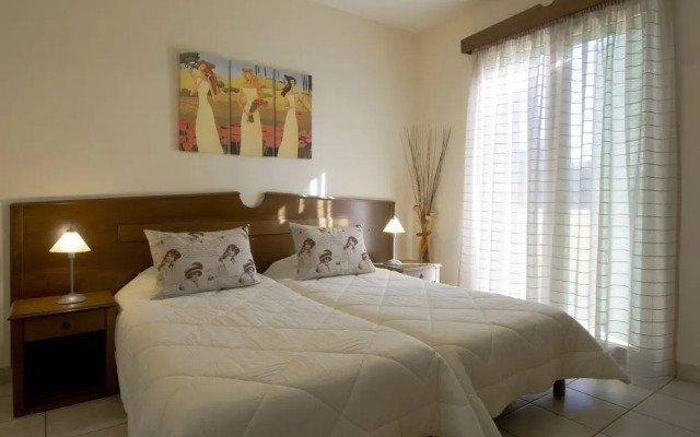 Makis Inn Resort
