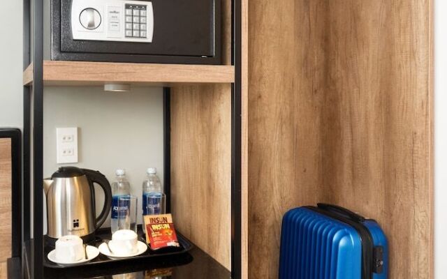 Titan Hotel (Formerly known as Golden Lotus Central)