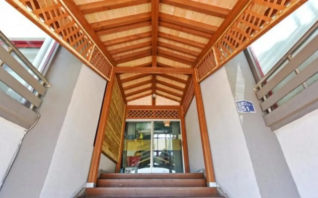 Goseong Hayanpado Pension