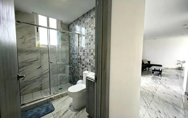 Room-sofa Bed Stay Rooftop Pool & Gym, A