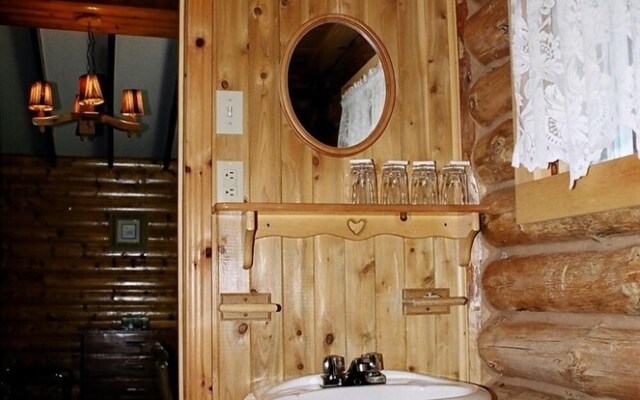 Kan-à-Mouche Pourvoirie Auberge et Chalets