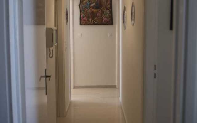 Athens Deluxe Apartment near Acropolis