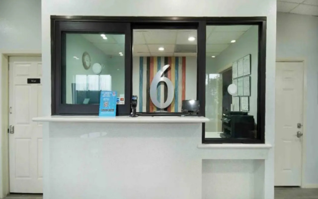 Motel 6 Houston, TX – I-10 West