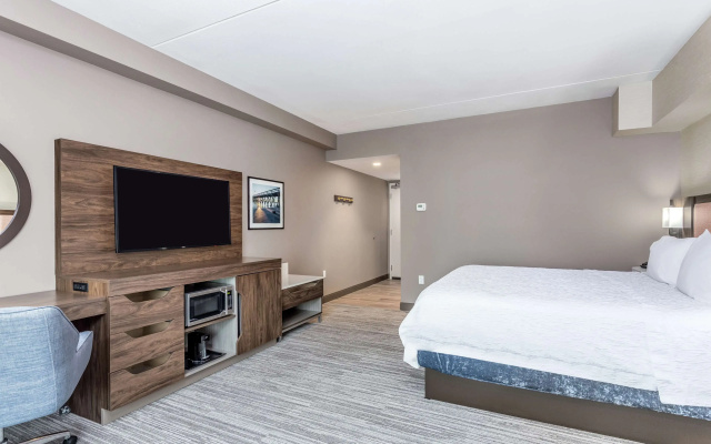 Hampton Inn & Suites Kittery-Portsmouth