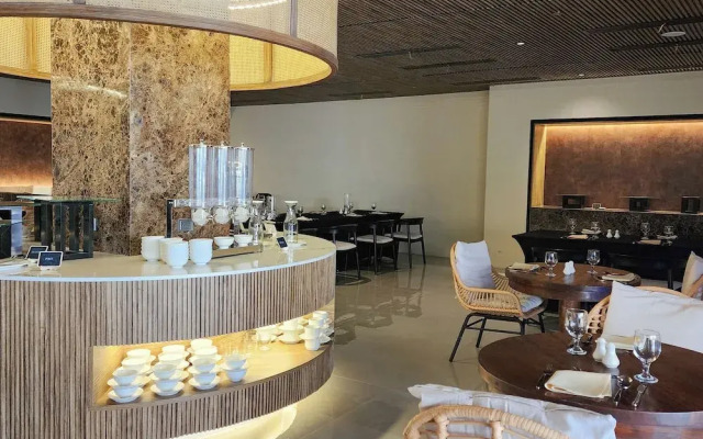 Elijah Hotel