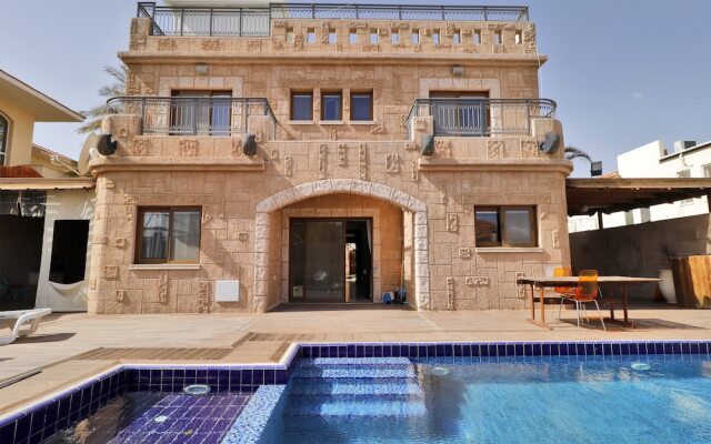 Armon Eilat