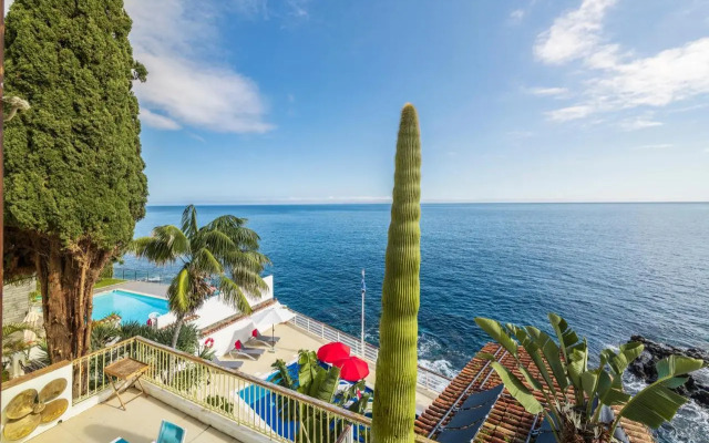 Villa Beach Club