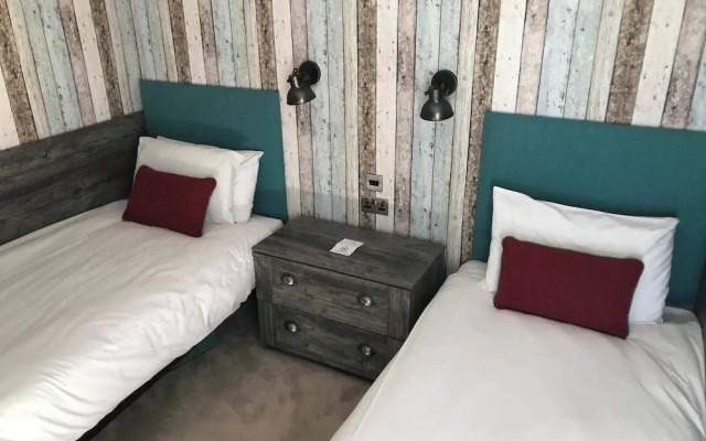 Pet Friendly Lodge - Sleeps6 - Long Stay Discount