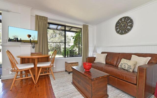 Olive Grove Studio 1