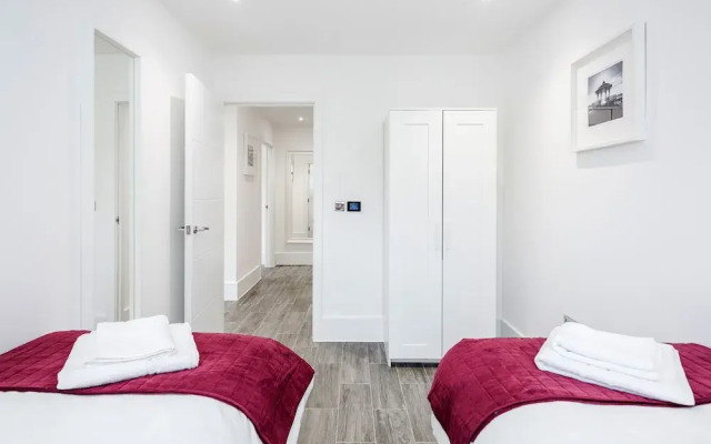 Roomspace Apartments -The Legacy