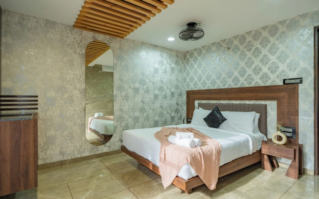 Alaya Stays 3-BHK with Pool near Khandala Hills - Imperial Serenia