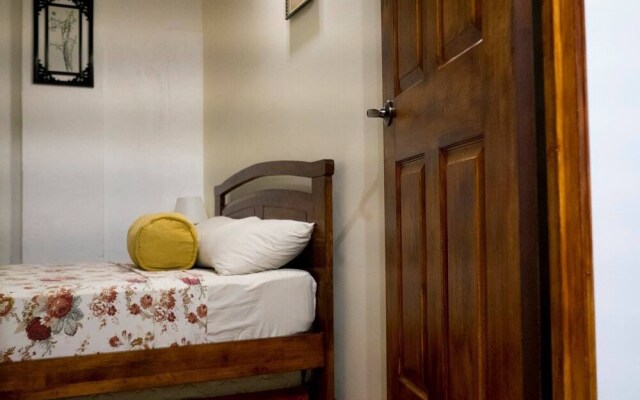 Sojourn Beds & Cafe - Hostel