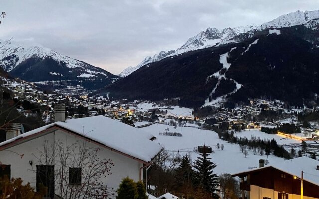 Sunshine in Vione With 2 Bedrooms and 1 Bathrooms