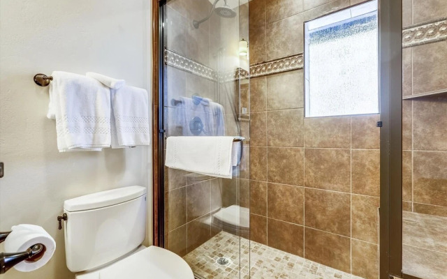 Red Feather 5 Bedroom Home by Redawning