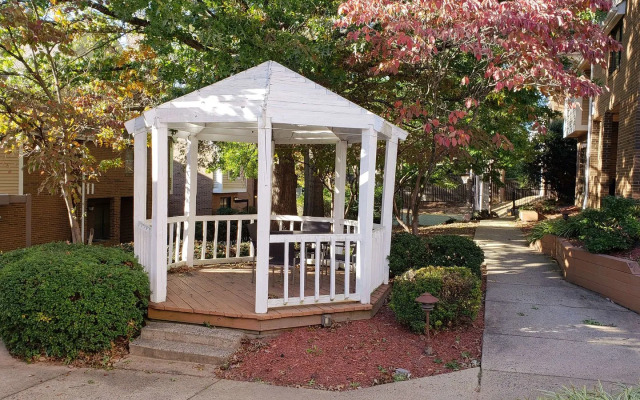 Tysons Corner Suites, A Baymont by Wyndham