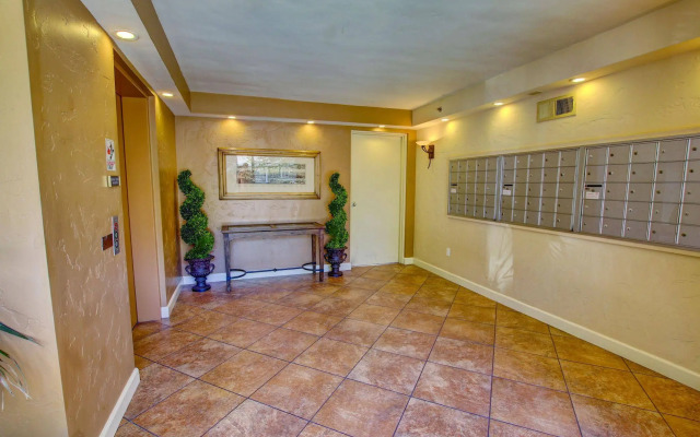 Sunshine Suites at Hillcrest