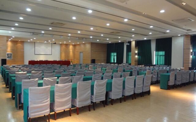 Haijin Business Hotel