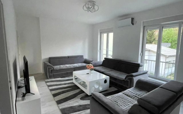 Modern & cozy 2-bedroom vacation home in Sarajevo