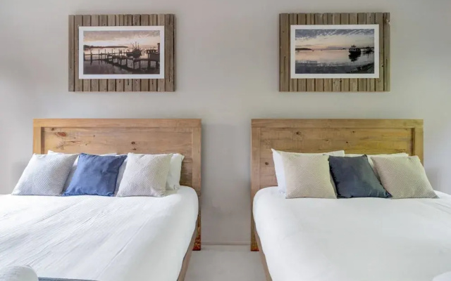 Secluded 3-bed Retreat Moments to the Beach