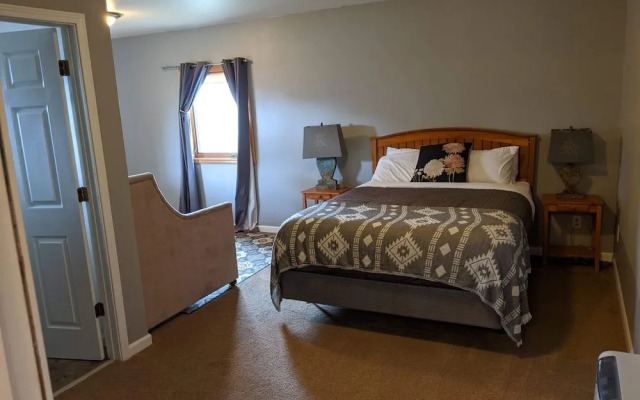 Sheep Mountain Lodge