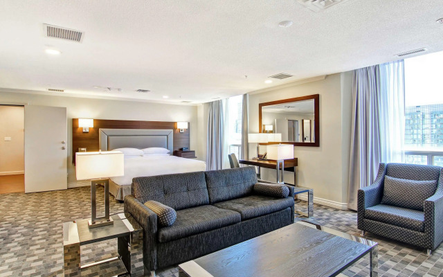 DoubleTree by Hilton Hotel Toronto Downtown