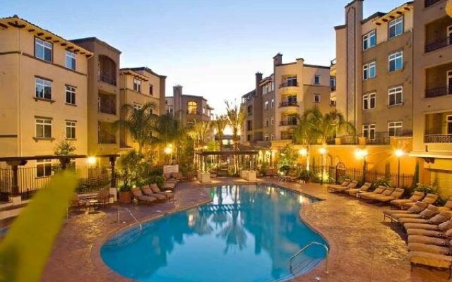 Playa Del Oro Apartments